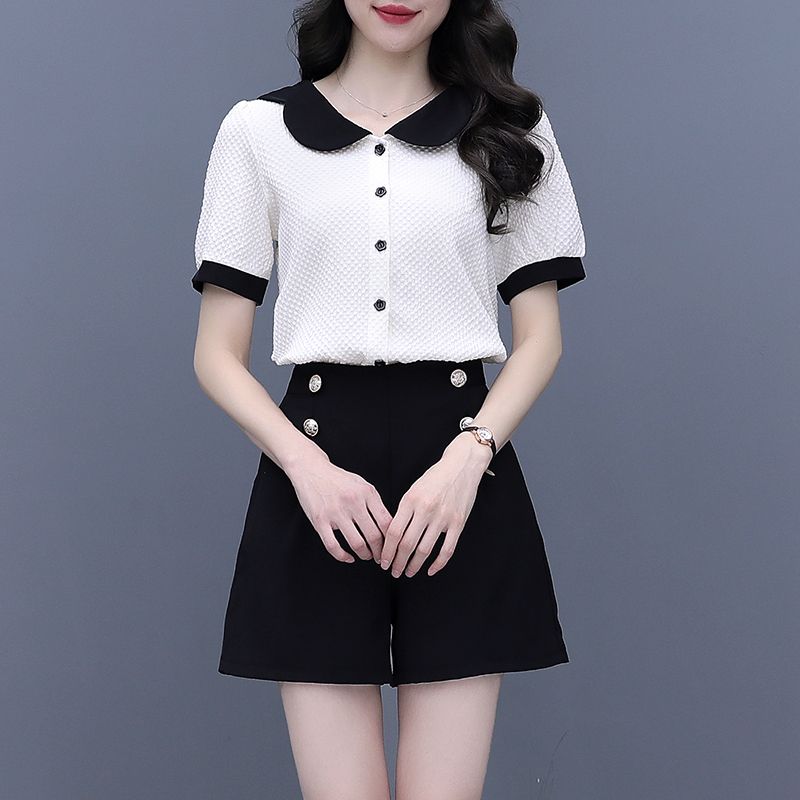 Summer Clothing Trends 2025 - コントラストカラーボタンショートセット レディース 2ピース トレンド 2025 クラシック