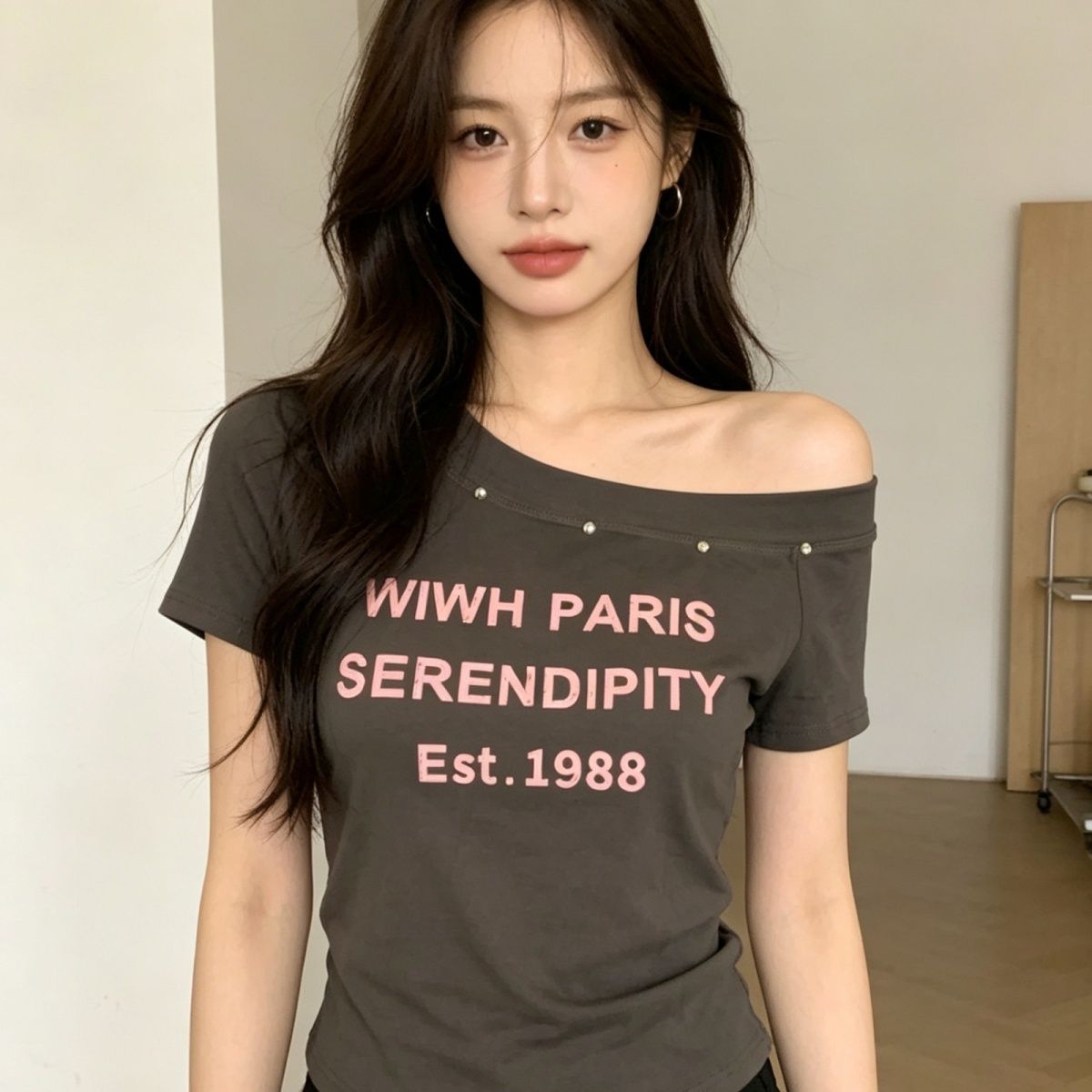 Summer Clothing Must Haves - ガガリッチ韓国ファッション2026スパイシーガール必須アイテム斜め肩リベット付きTシャツ薄く見える万能トップス服