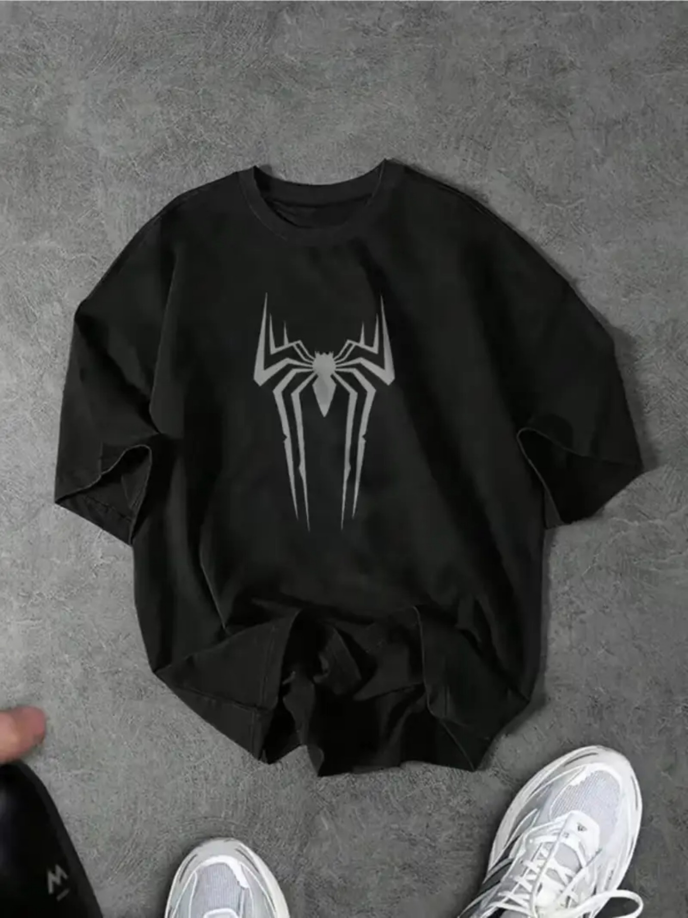 Summer Clothing Must Haves - スパイダープリントのメンズ半袖シャツは夏の必需品です。 男性服 スウェットシャツ 快適な服を着て