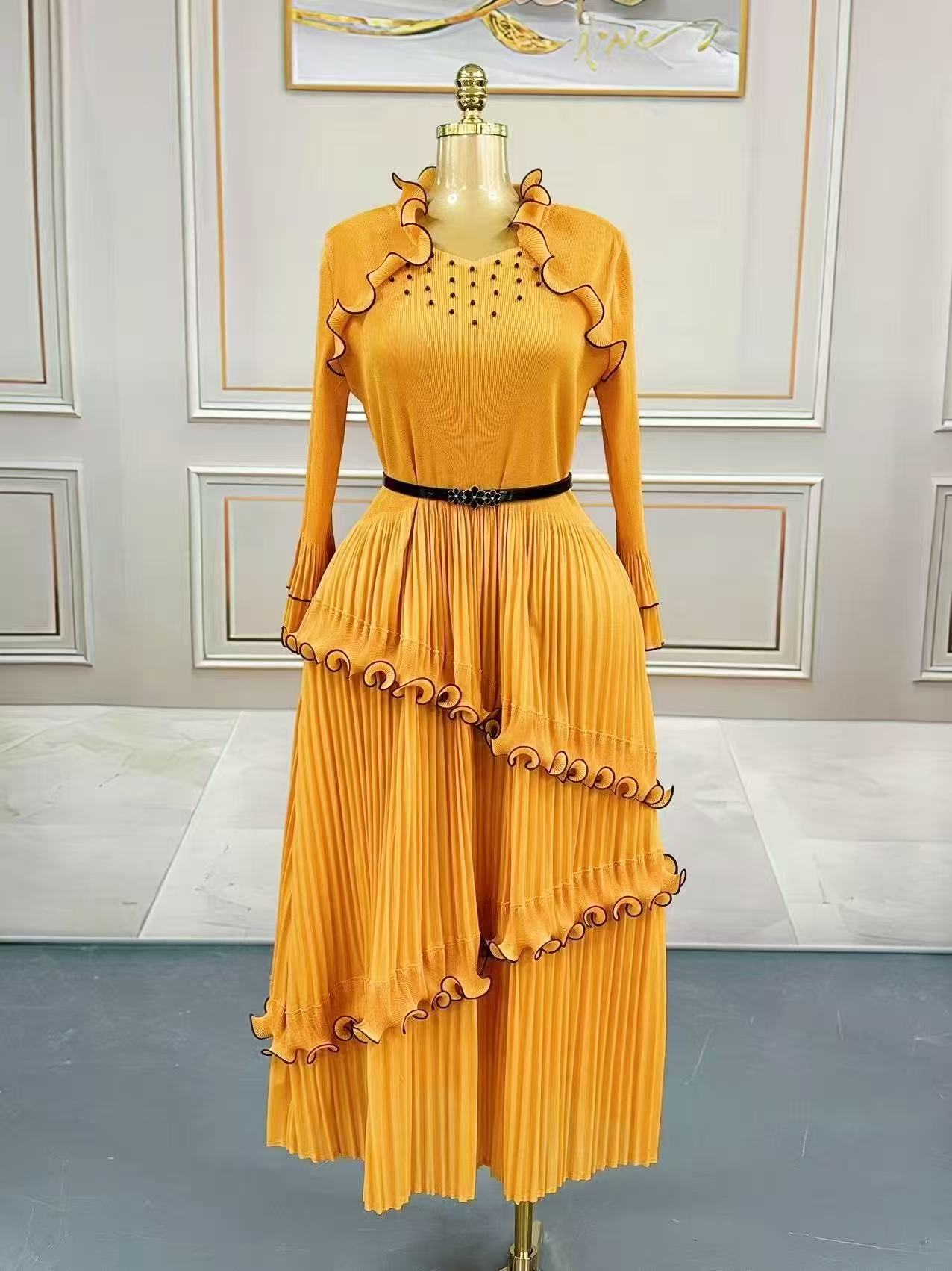 Summer Clothing New Look - 三宅ドレス 2025 夏の新ハイエンドプリーツルーズ菌エッジレースアップお腹をカバーしてロングドレス女性服