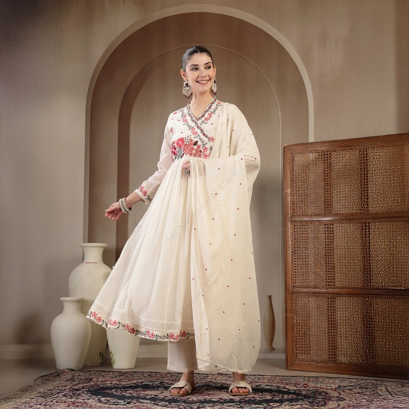 白い綿のアナルカリクルティセット、パンツとデュパタ付き、花柄 - Summer Clothing India のレビューと価格