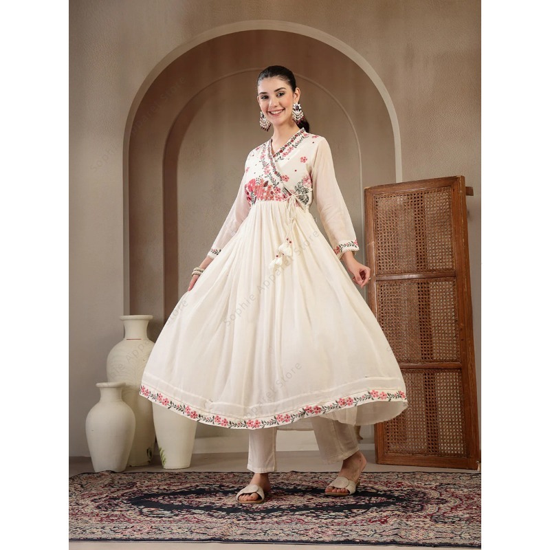 白い綿のアナルカリクルティセット、パンツとデュパタ付き、花柄 - Summer Clothing India のレビューと価格